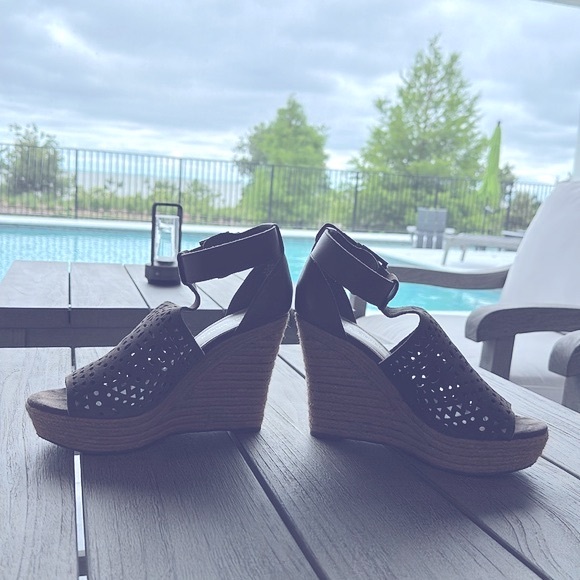 Marc Fisher wedge sandal - Picture 4 of 7